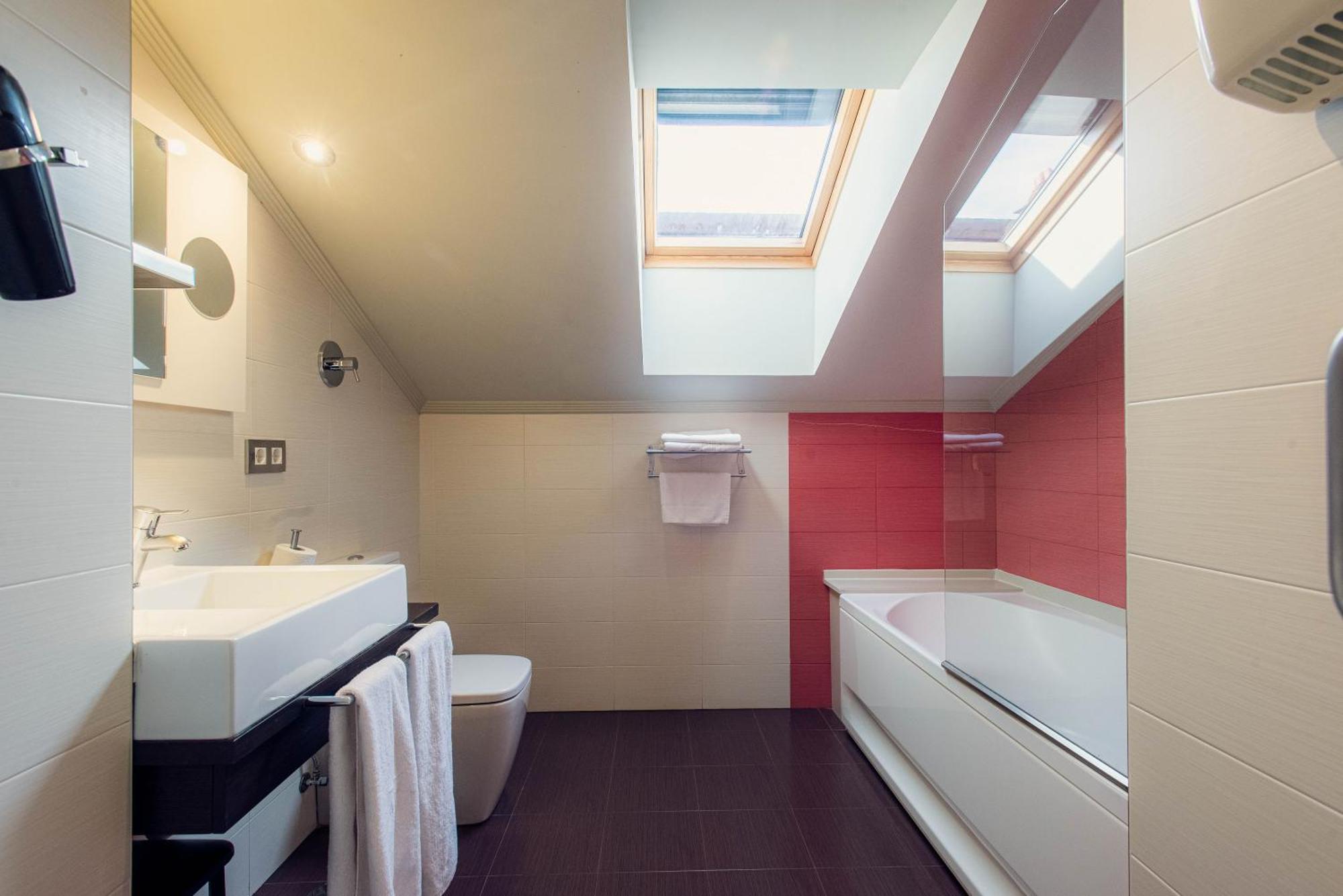 Apartamentos Spa Villa Pasiega Hoznayo Luaran gambar