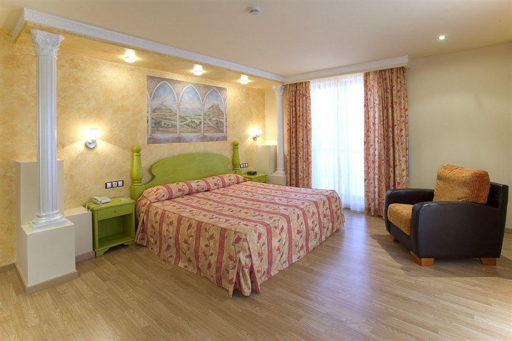 Apartamentos Spa Villa Pasiega Hoznayo Luaran gambar