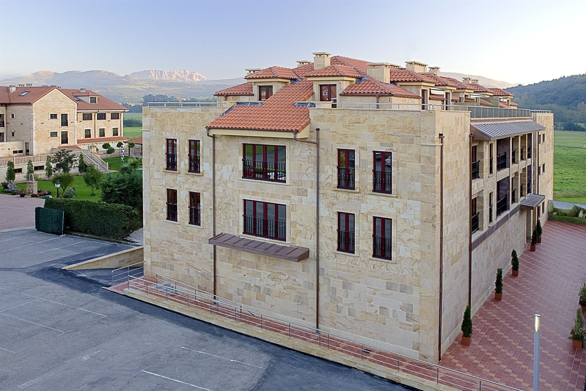 Apartamentos Spa Villa Pasiega Hoznayo Luaran gambar
