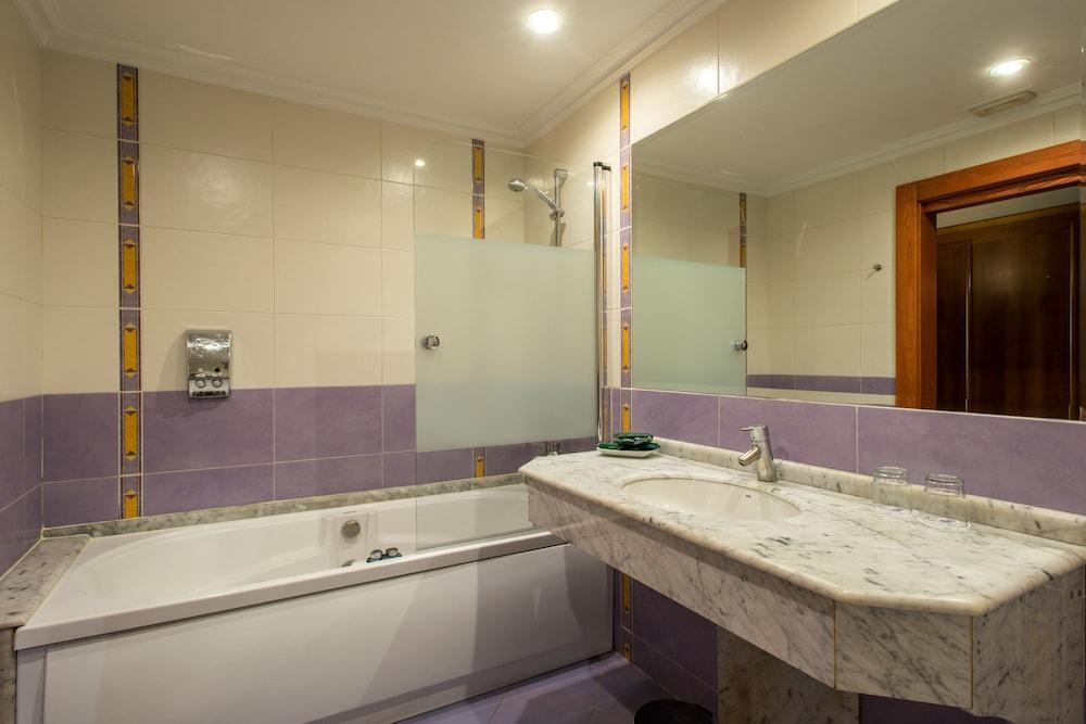 Apartamentos Spa Villa Pasiega Hoznayo Luaran gambar